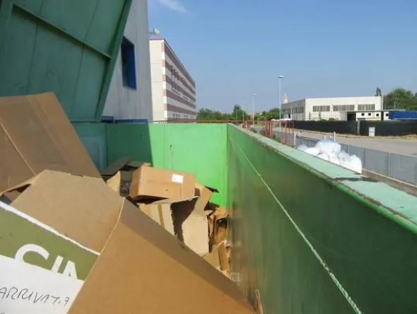 2158#3561 Container Locatelli Eurocontainers