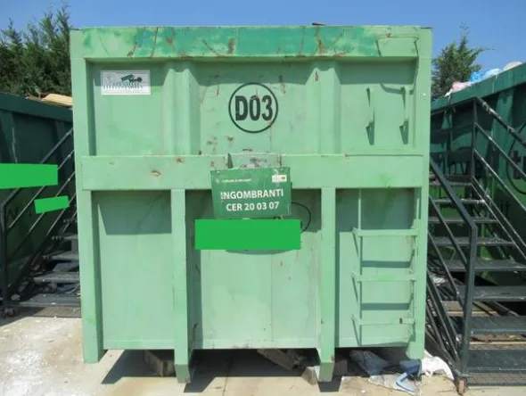 2032#3561 Container Locatelli Eurocontainers