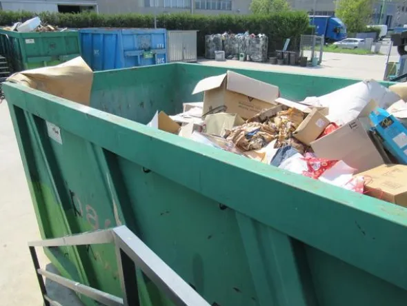 2032#3561 Container Locatelli Eurocontainers