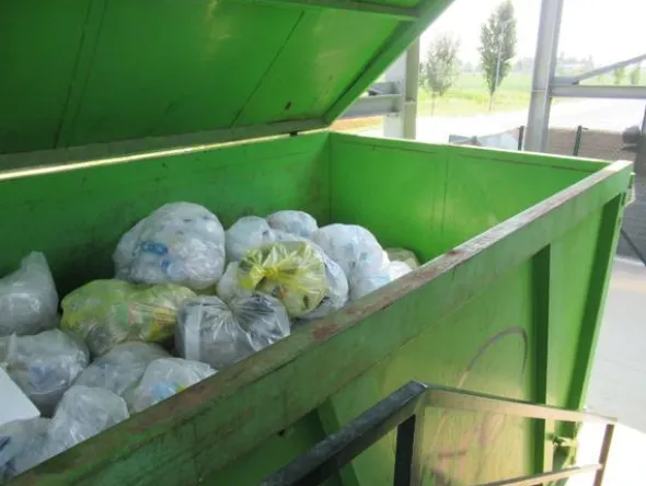 2095#3561 Container Locatelli Eurocontainers