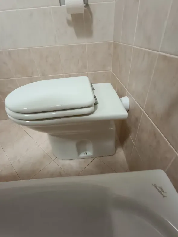 Coppia di sanitari e lavabo Ideal Standard