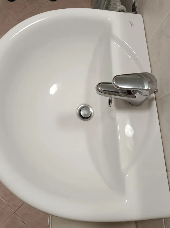 Coppia di sanitari e lavabo Ideal Standard