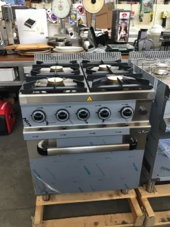 CUCINA 4 FUOCHI CON FORNO