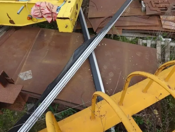 37#2993 Dime in ferro e semilavorati