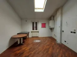 #14690 Due uffici con garage e cantina