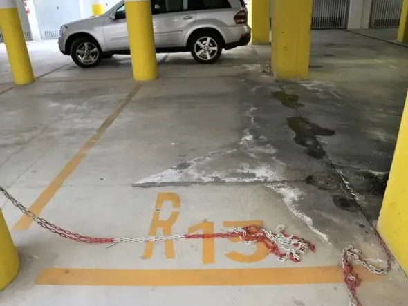 #19872 Due uffici e diciannove posti auto