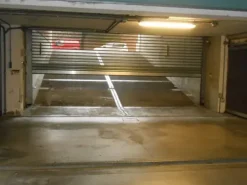 #19872 Due uffici e diciannove posti auto