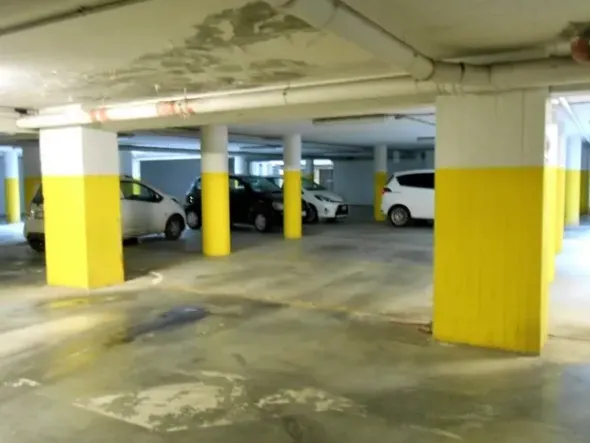 #19872 Due uffici e diciannove posti auto
