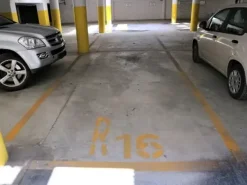 #19872 Due uffici e diciannove posti auto