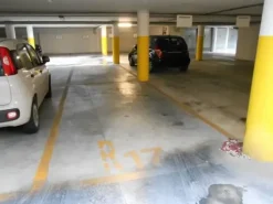 #19872 Due uffici e diciannove posti auto