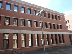 #19872 Due uffici e diciannove posti auto