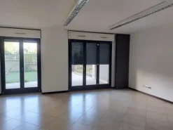 #18944 Due uffici in complesso residenziale con piscina