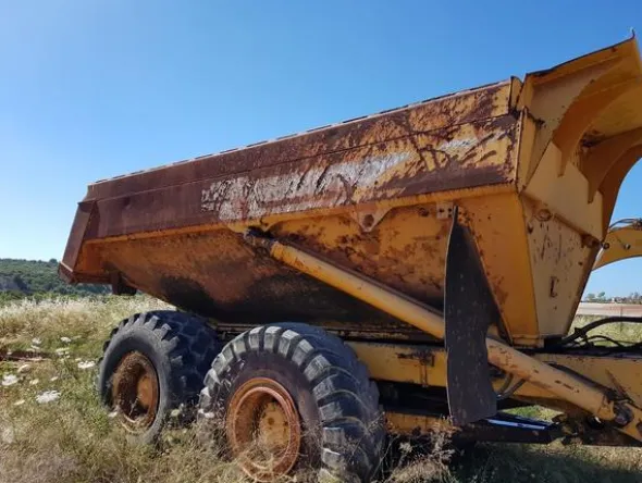 39#4479 Dumper Volvo