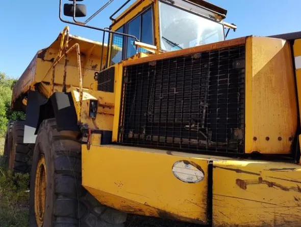 29#4479 Dumper Volvo