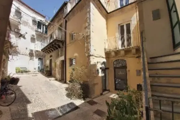 #21993 Edifici destinati a residenza turistico-alberghiera