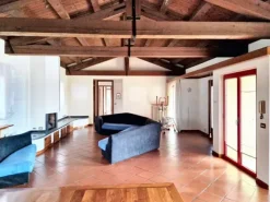 #23025 Edificio adibito a Bar-Ristorante con soprastante appartamento