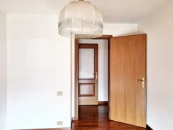 #23025 Edificio adibito a Bar-Ristorante con soprastante appartamento