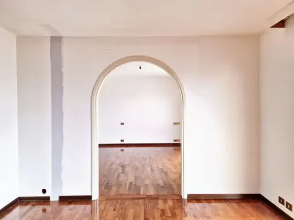 #23025 Edificio adibito a Bar-Ristorante con soprastante appartamento