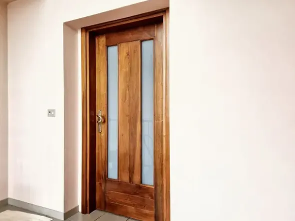 #23025 Edificio adibito a Bar-Ristorante con soprastante appartamento