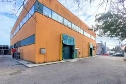 #19982 Edificio artigianale con cortile e celle frigorifere