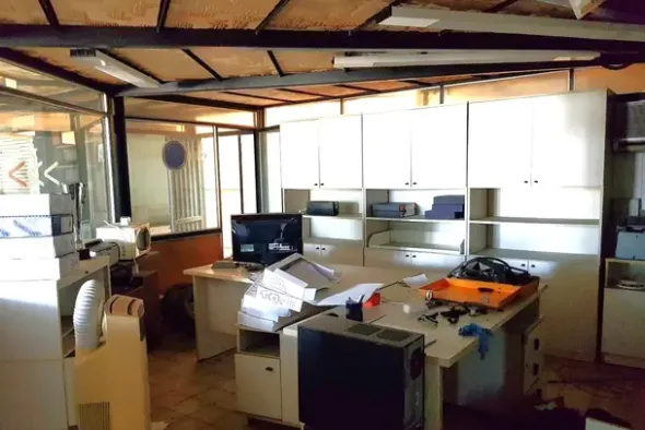 #2639900 Edificio artigianale con laboratorio e cortile