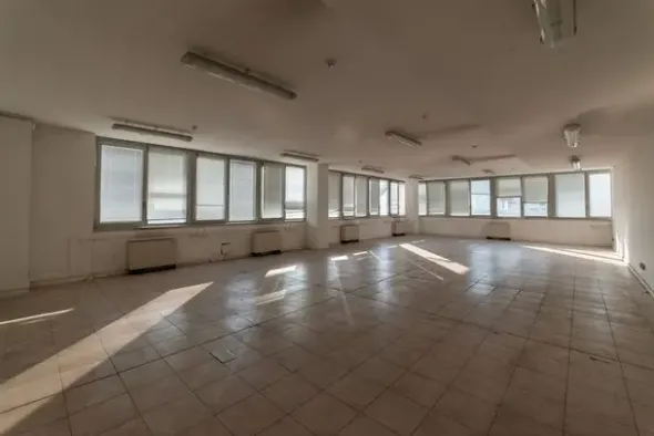 #2537729 Edificio cielo terra indipendente con parcheggio sotterraneo privato e ampia area esterna