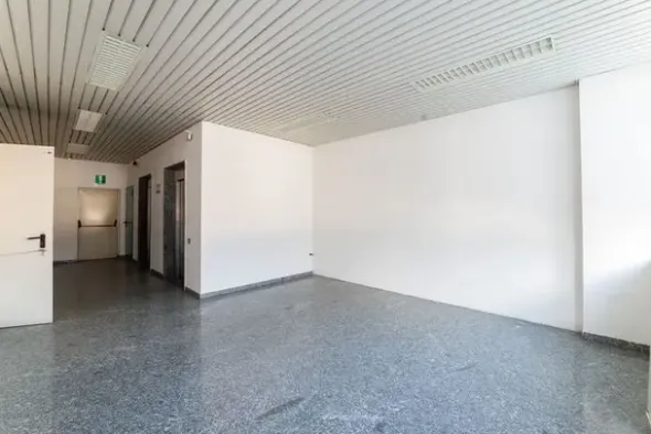 #2537729 Edificio cielo terra indipendente con parcheggio sotterraneo privato e ampia area esterna
