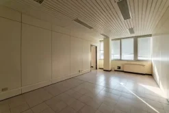 #2537729 Edificio cielo terra indipendente con parcheggio sotterraneo privato e ampia area esterna