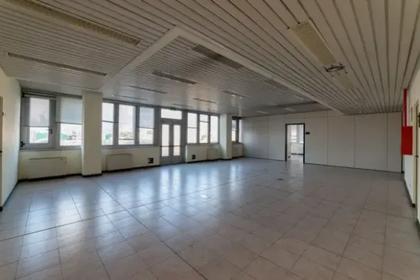 #2537729 Edificio cielo terra indipendente con parcheggio sotterraneo privato e ampia area esterna