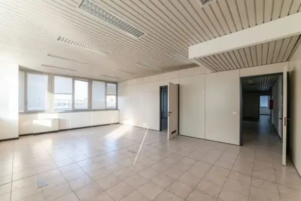 #2537729 Edificio cielo terra indipendente con parcheggio sotterraneo privato e ampia area esterna