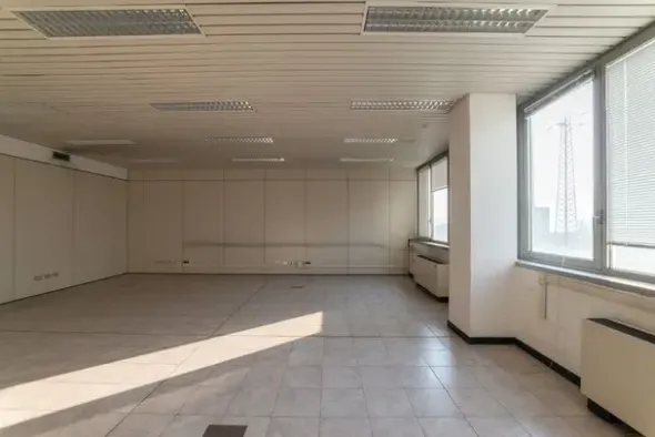 #2537729 Edificio cielo terra indipendente con parcheggio sotterraneo privato e ampia area esterna