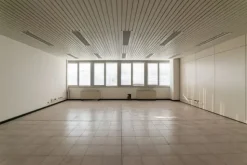 #2537729 Edificio cielo terra indipendente con parcheggio sotterraneo privato e ampia area esterna