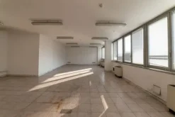 #2537729 Edificio cielo terra indipendente con parcheggio sotterraneo privato e ampia area esterna