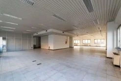 #2537729 Edificio cielo terra indipendente con parcheggio sotterraneo privato e ampia area esterna