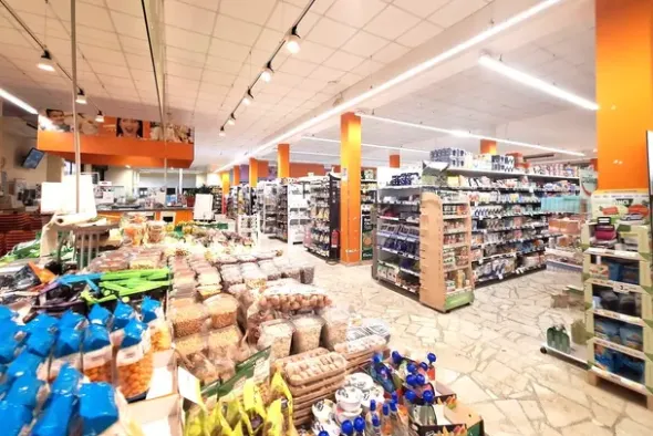 #24098 Edificio commerciale con parcheggio privato