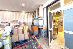 #24098 Edificio commerciale con parcheggio privato