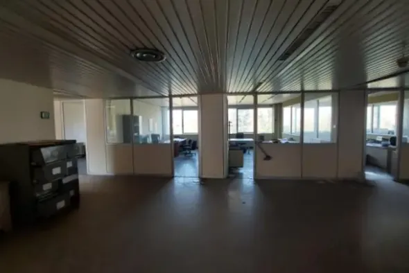 #25736 Edificio direzionale con uffici, mensa e cortile