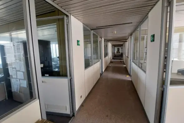 #25736 Edificio direzionale con uffici, mensa e cortile