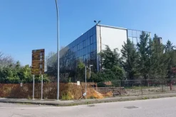 #25736 Edificio direzionale con uffici, mensa e cortile