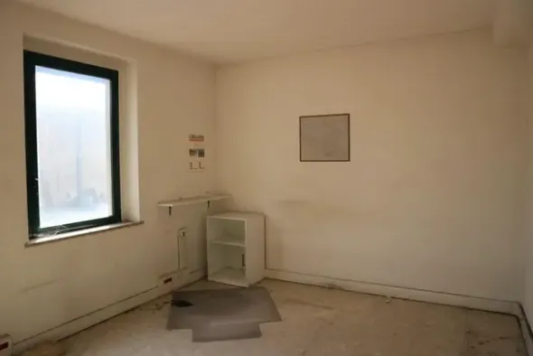 #14857 Edificio terziario con tettoie e corte privata