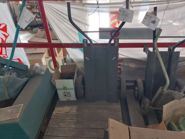 250#8349 Elettropompe e carrelli