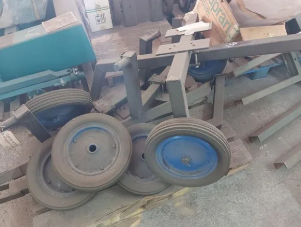 250#8349 Elettropompe e carrelli