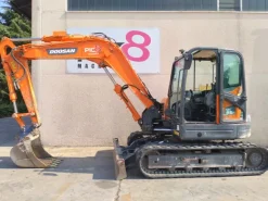 Escavatore cingolato Doosan DX85R-3