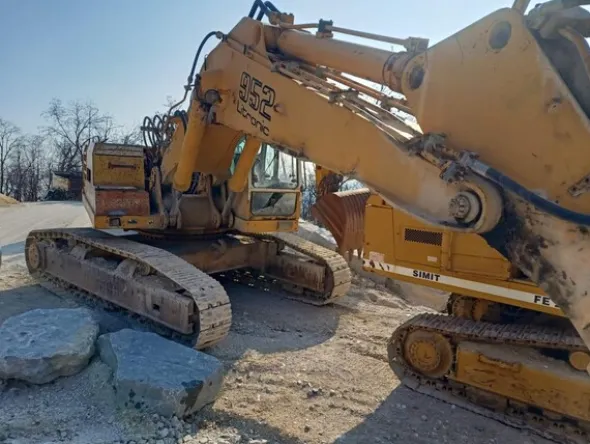 2#7693 Escavatore cingolato Liebherr