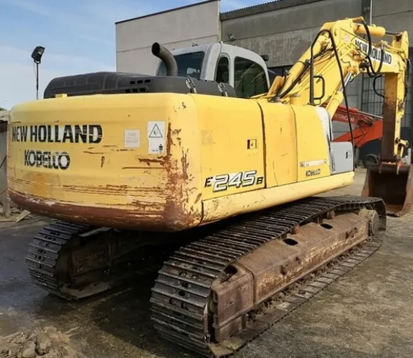 3#5567 Escavatore cingolato New Holland E 245 B
