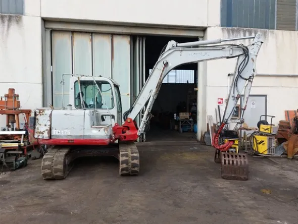 7#7807 Escavatore cingolato Takeuchi