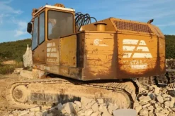 8#6967 Escavatore Fiat