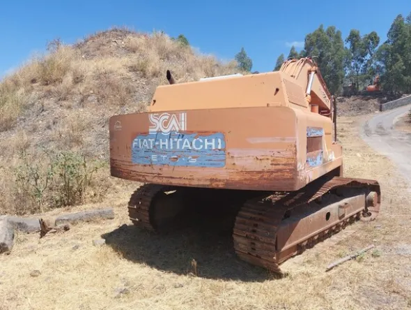 11#7850 Escavatore Fiat Hitachi FH 220.3