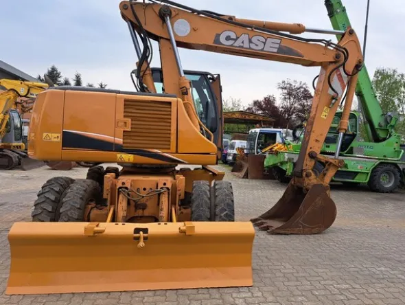 4#8492 Escavatore gommato Case WX 165