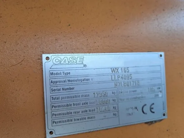 4#8492 Escavatore gommato Case WX 165